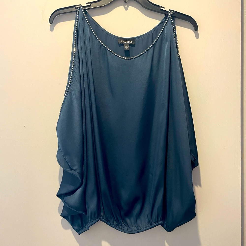 good condition bebe shirt